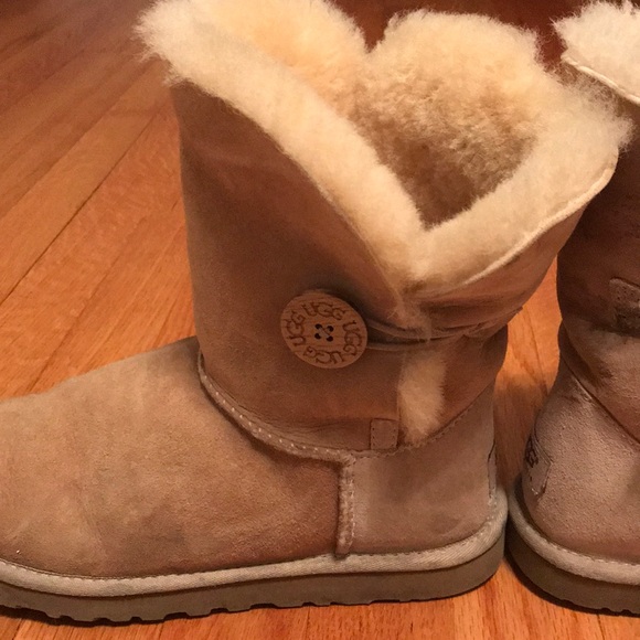 UGG Bailey Button II Boot - Picture 4 of 8